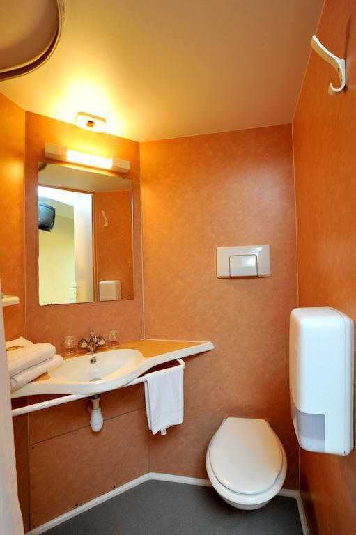 Hotel 4 Saisons Onet-le-Château エクステリア 写真